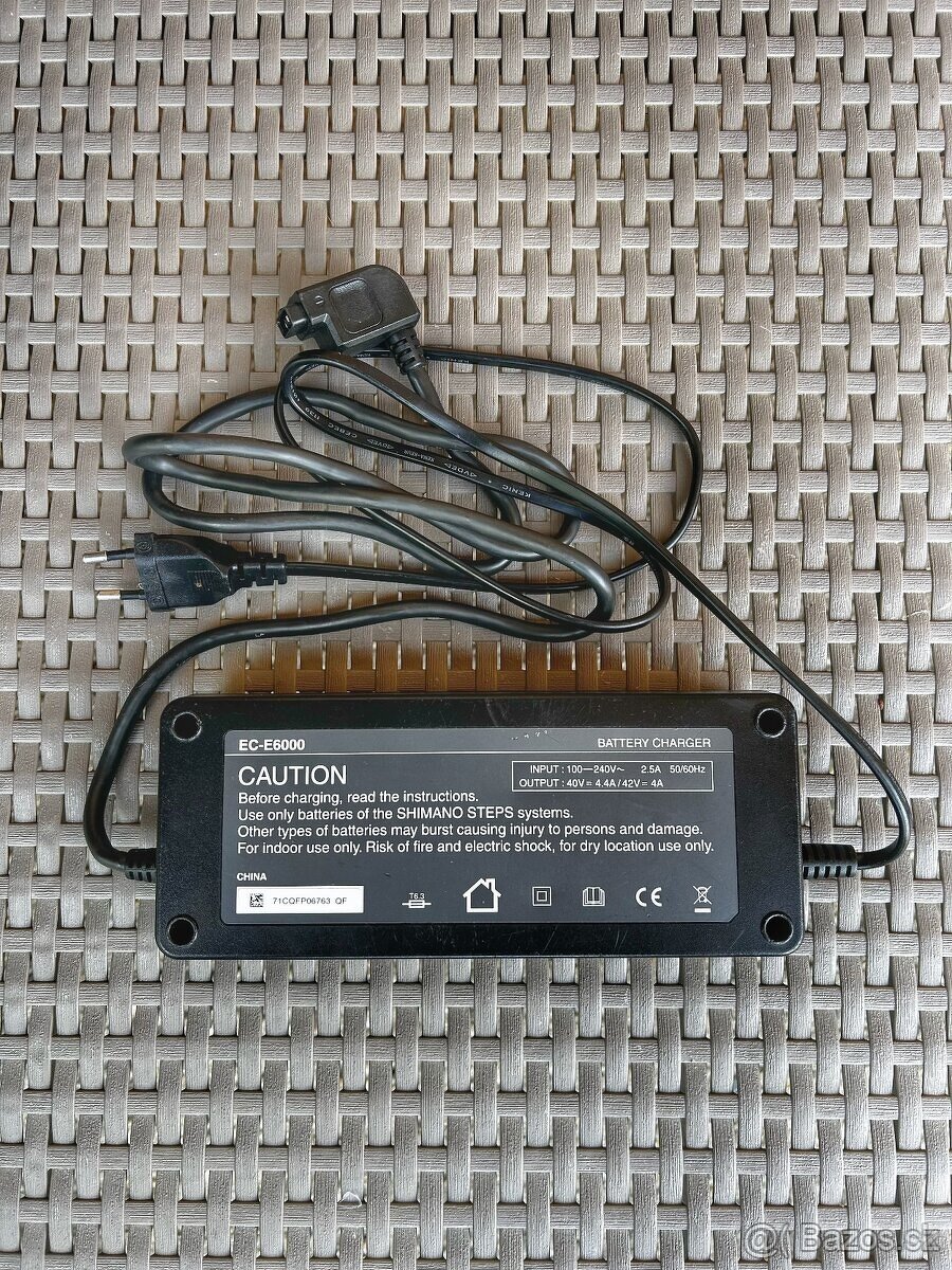 Nabíječka Shimano EC-E6000 pro elektrokola - 2