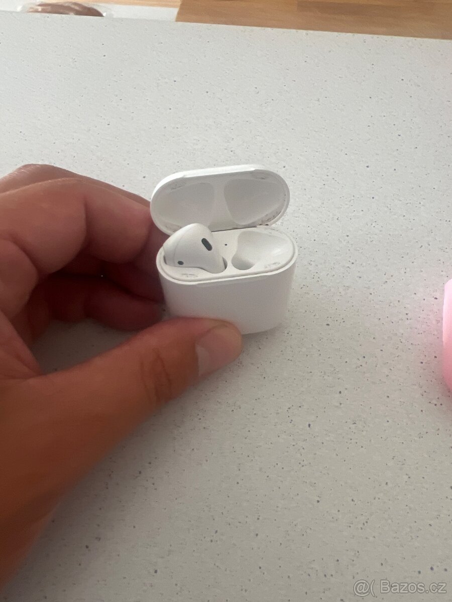 AirPods 1.generace - 2