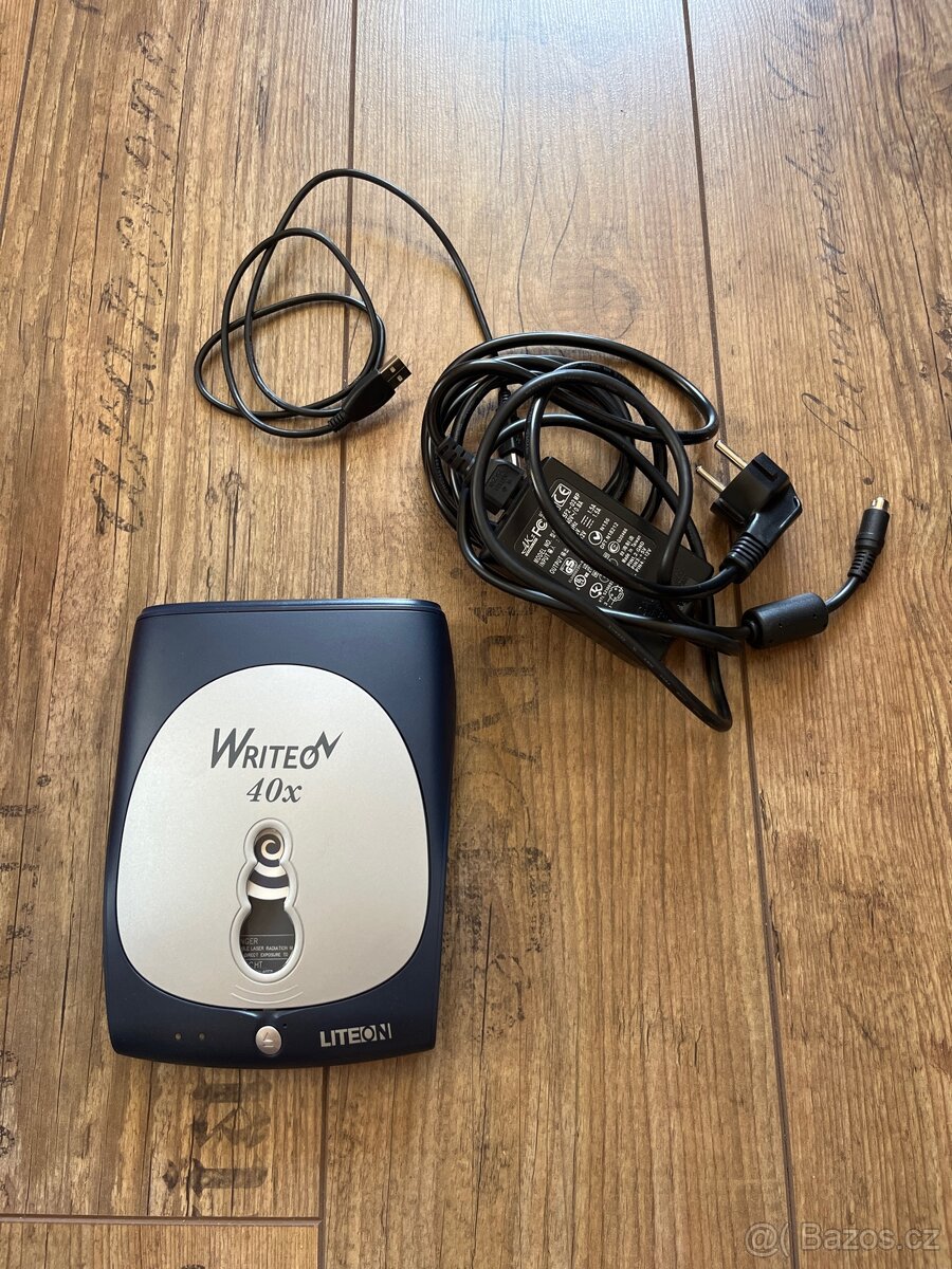 Retro externí CD-RW vypalovačka Lite-On 40x (USB 2.0) - 2