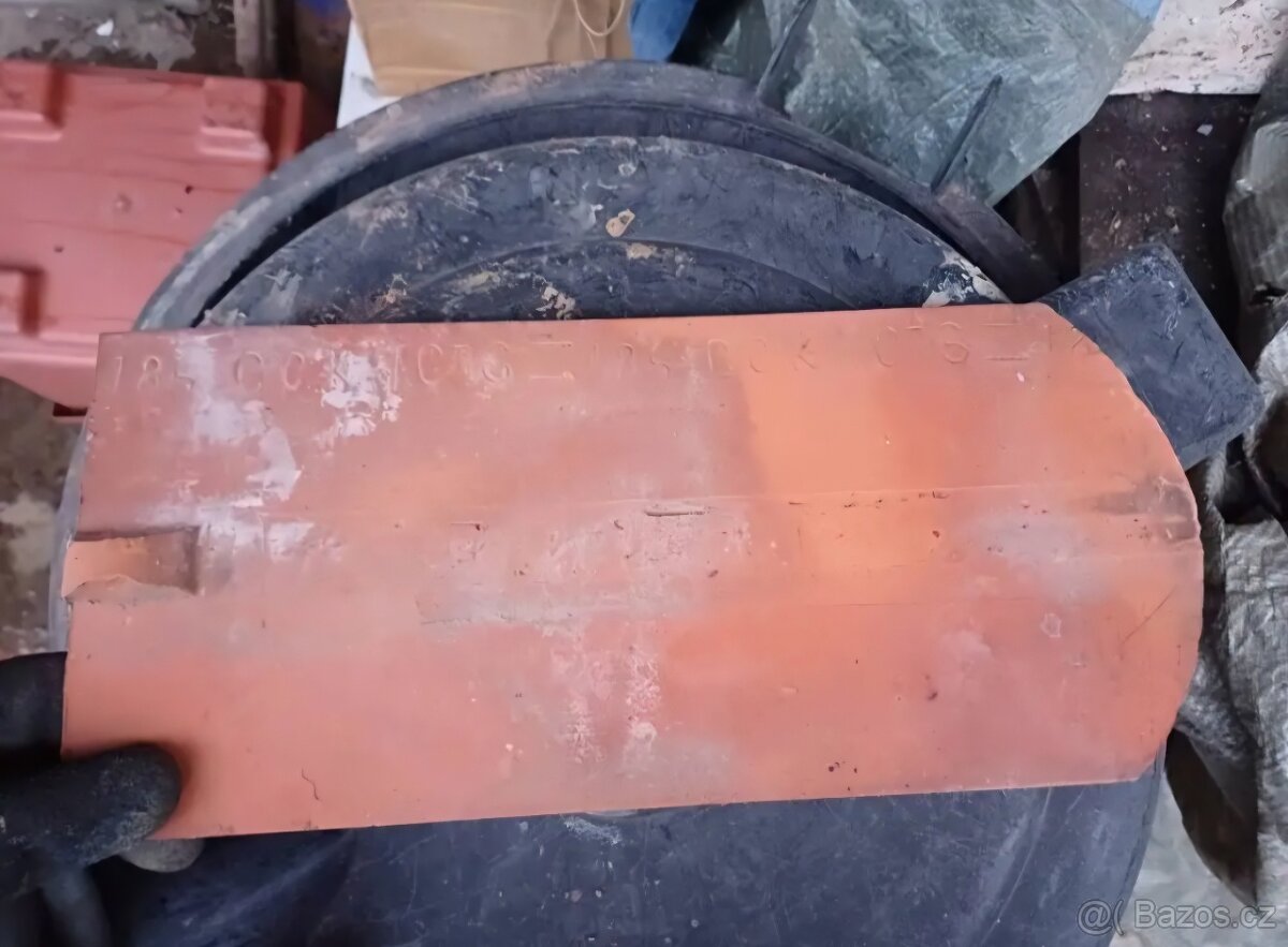 Střešní tašky za odvoz - 2