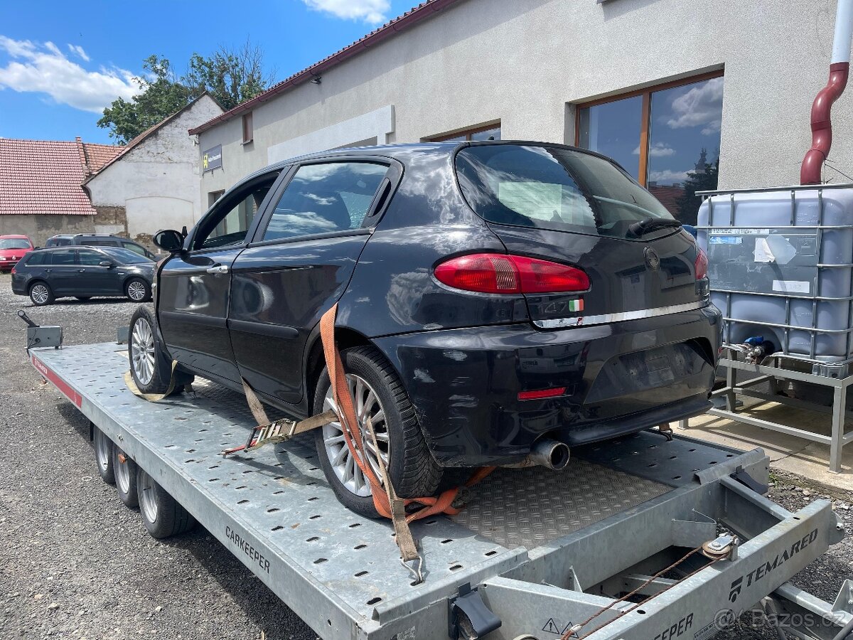 Alfa romeo 147 1.6 T.Spark - 2