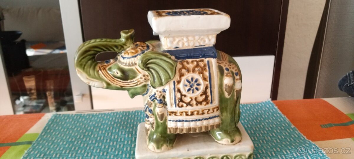 Porcelánový slon - 2