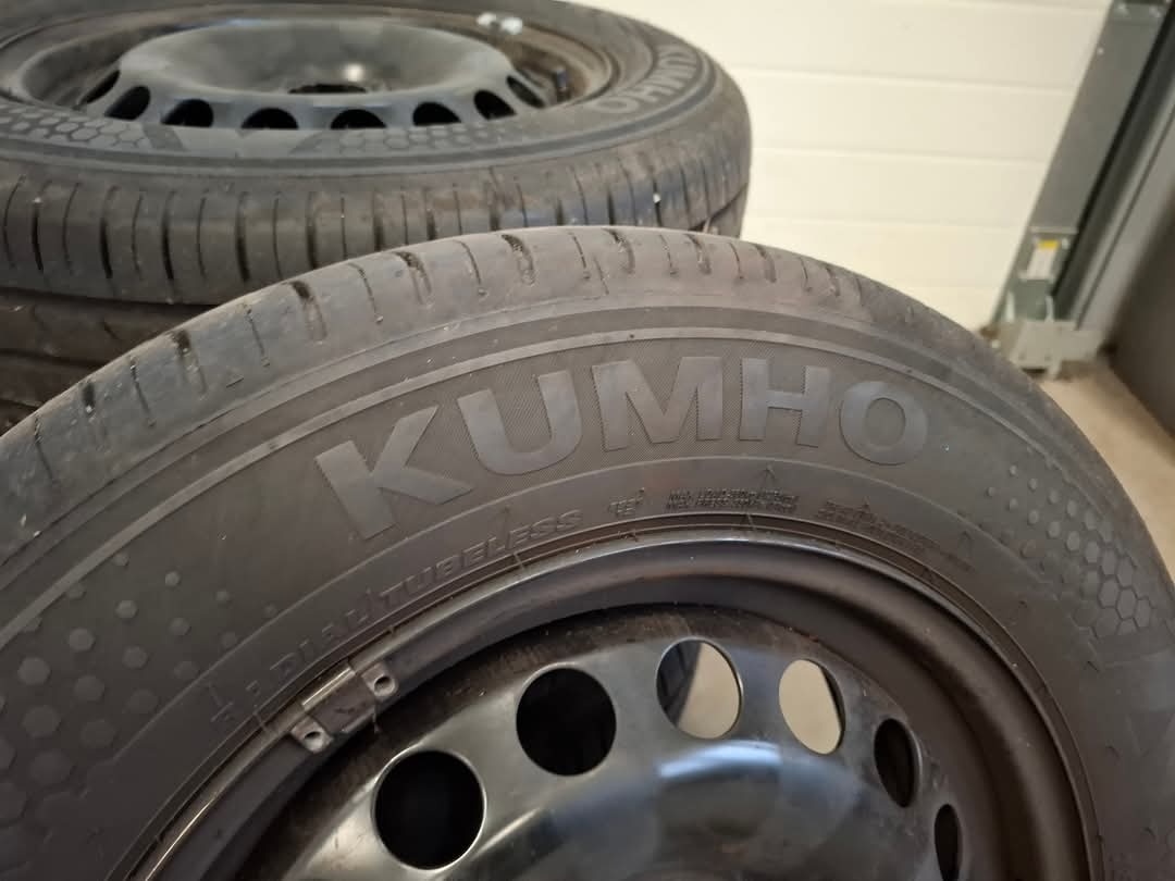 Zánovní letní sada pneu 185/65 R15 Kumho dot 2423 - 2