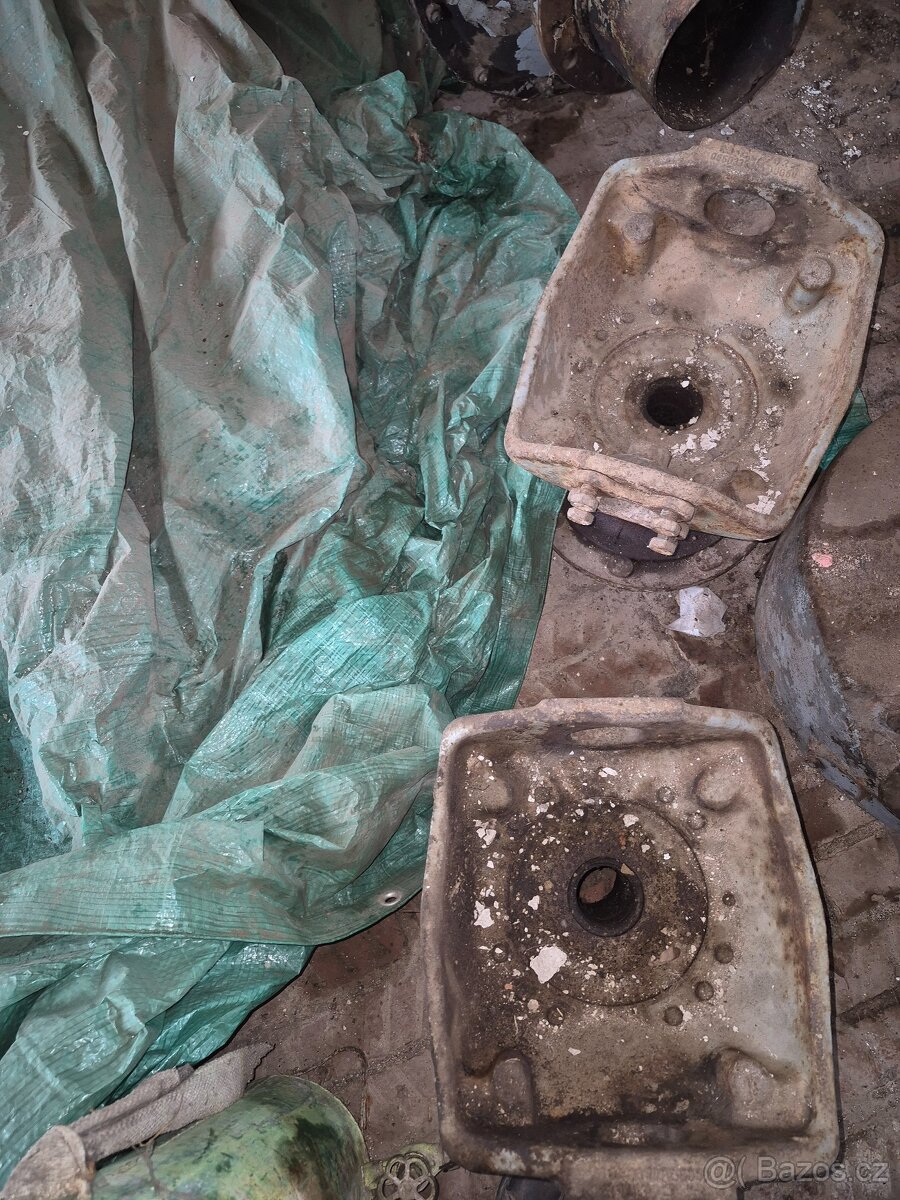 Přední náprava, zadek, meziskříň na Fortschritt ZT 303, 323 - 2