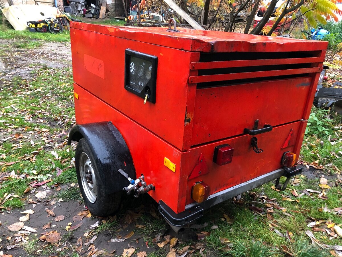 Šroubový mobilní kompresor Mannesmann Demag - 2