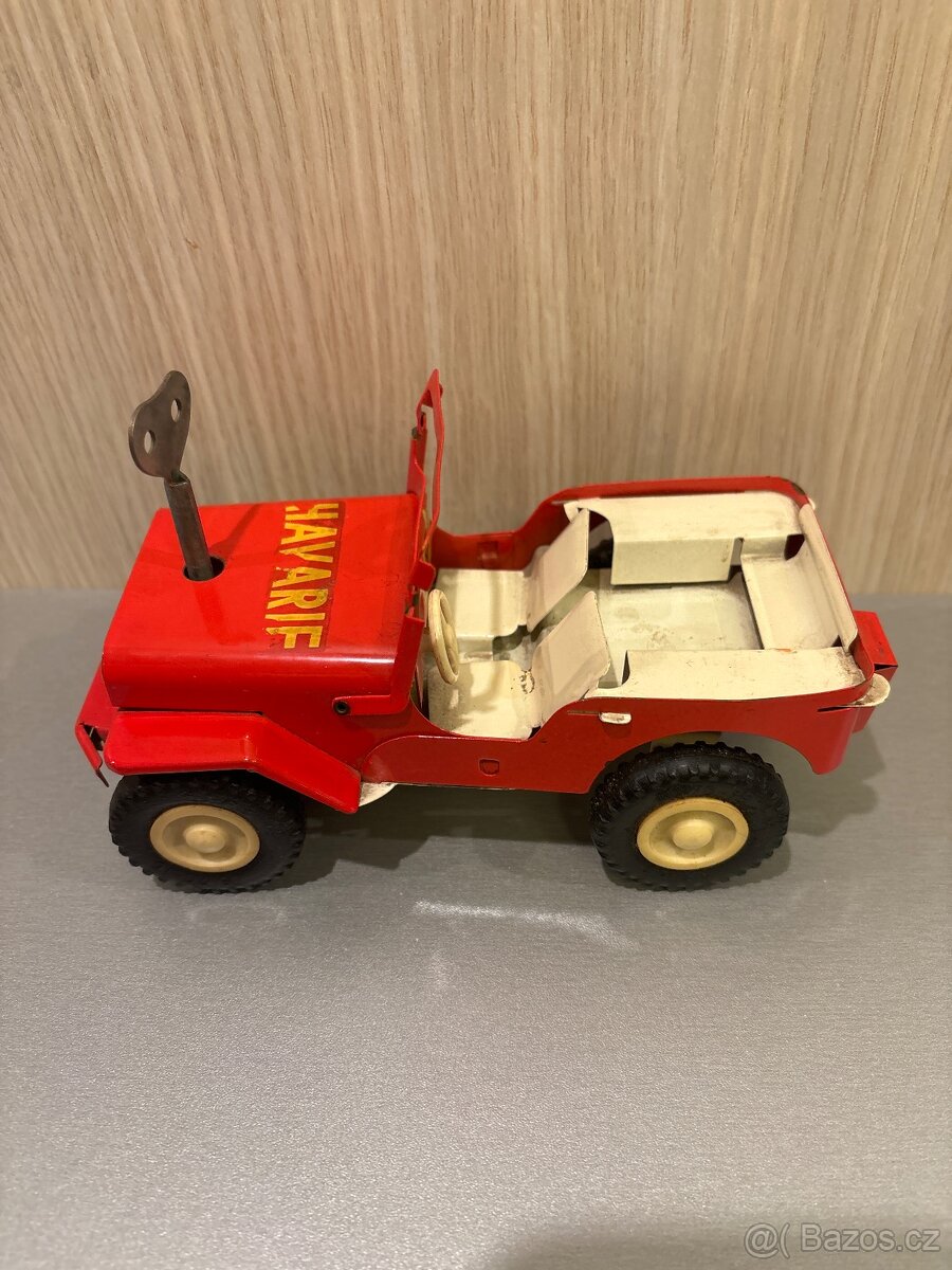 Staré funkční autíčko - JEEP - 2