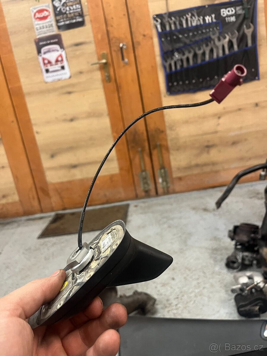 Anténa VW Passat B6 Variant - 2