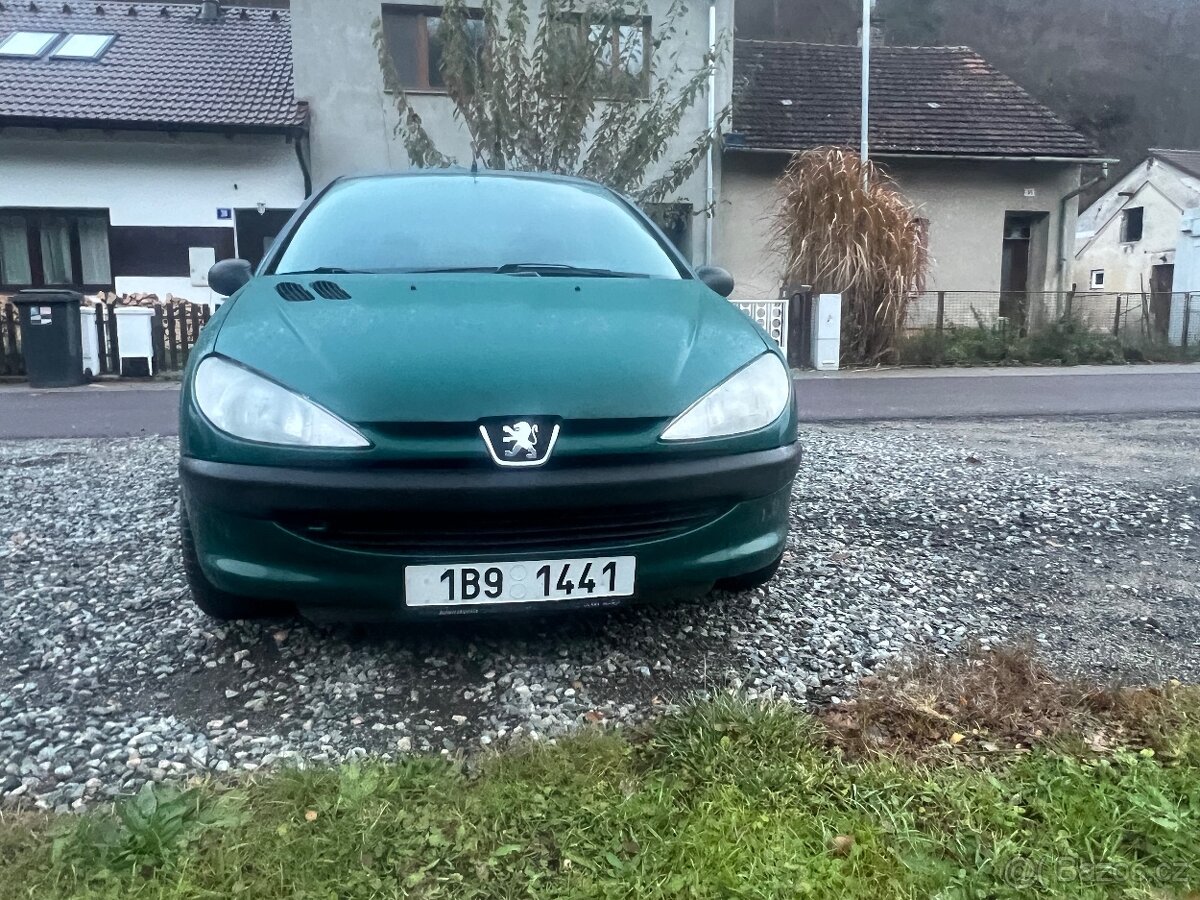 Prodam peugeot 206 1.1 benzín - 2