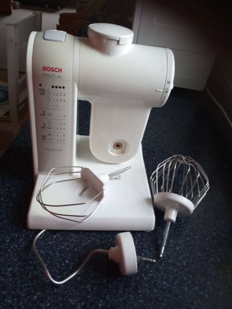 Kuchyňský robot Bosch a osobní váha Hyundai NOVÁ - 2