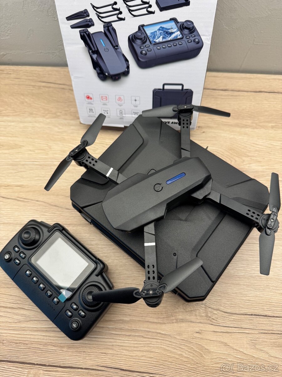 Dron se stabilizací a displejem - 2