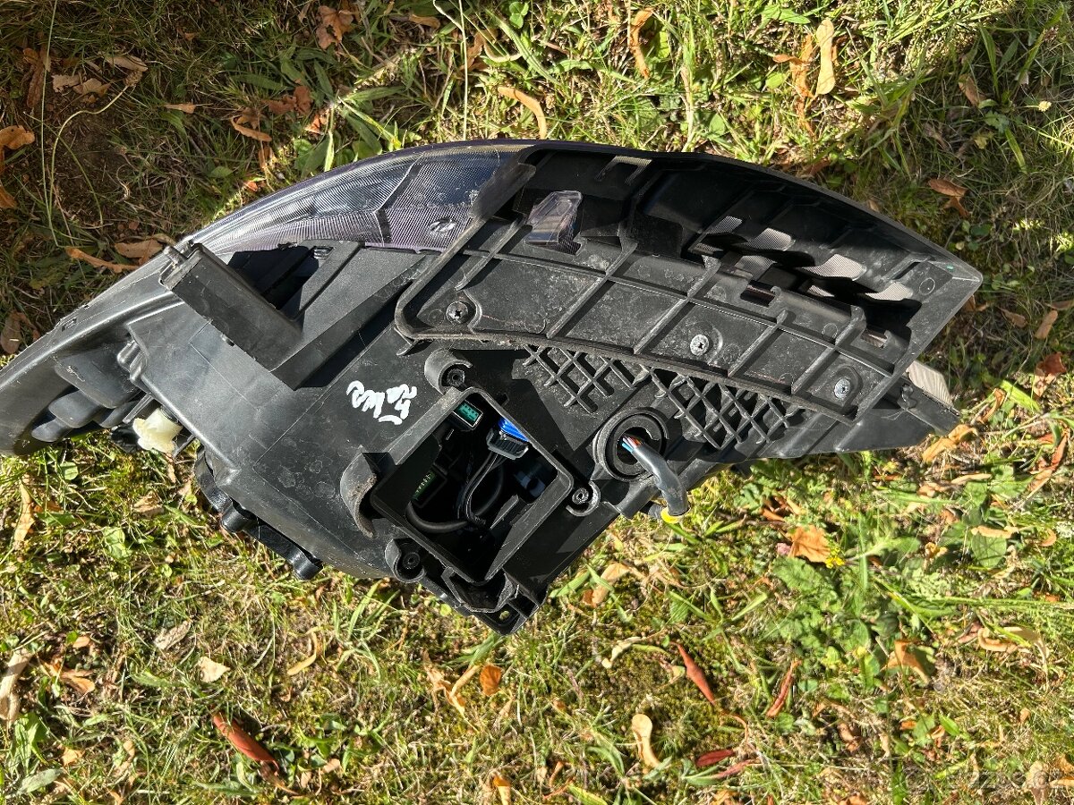 Světlomet Opel Mokka 2012-2019 pravé - 2