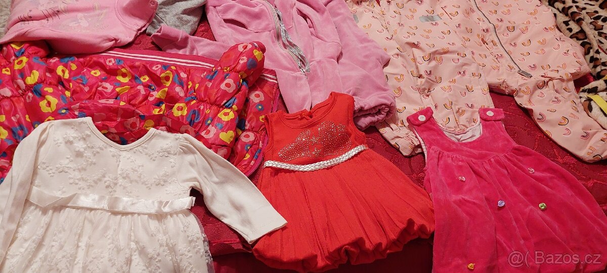 Balíček oblečení a bot. - 2