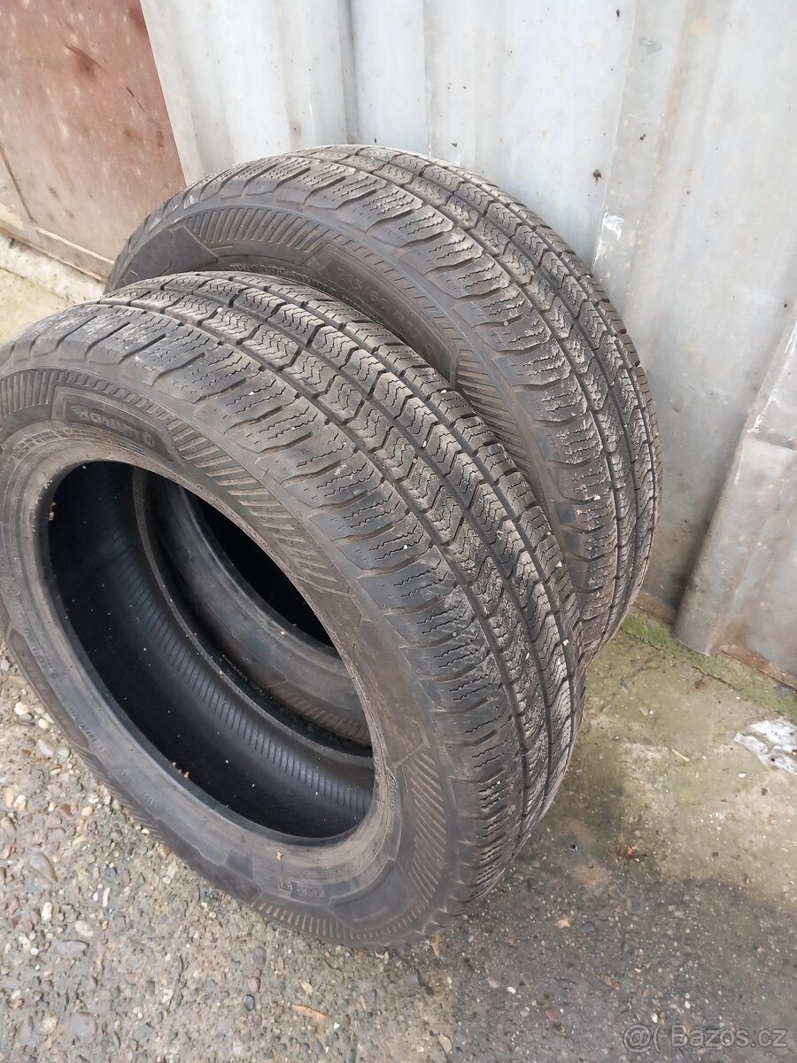 Zimni pneu 215/60-17-C dva kusy 1200kc - 2