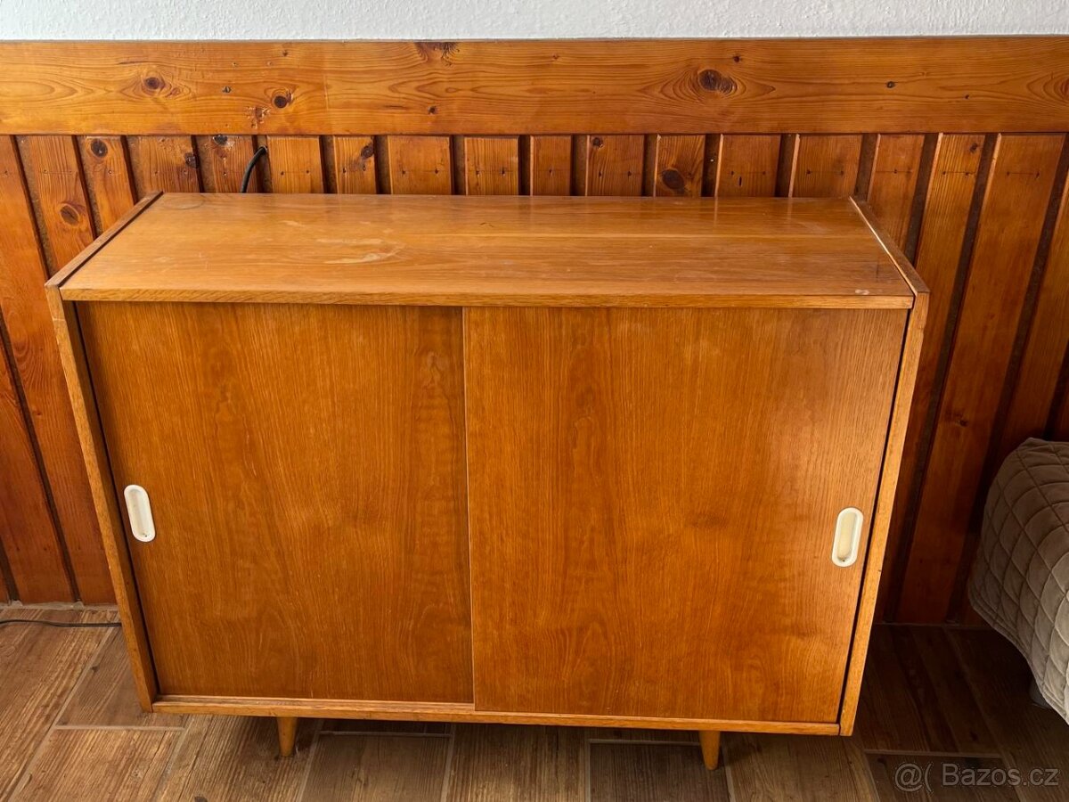 Retro komoda Jiroutek U-452 - 2