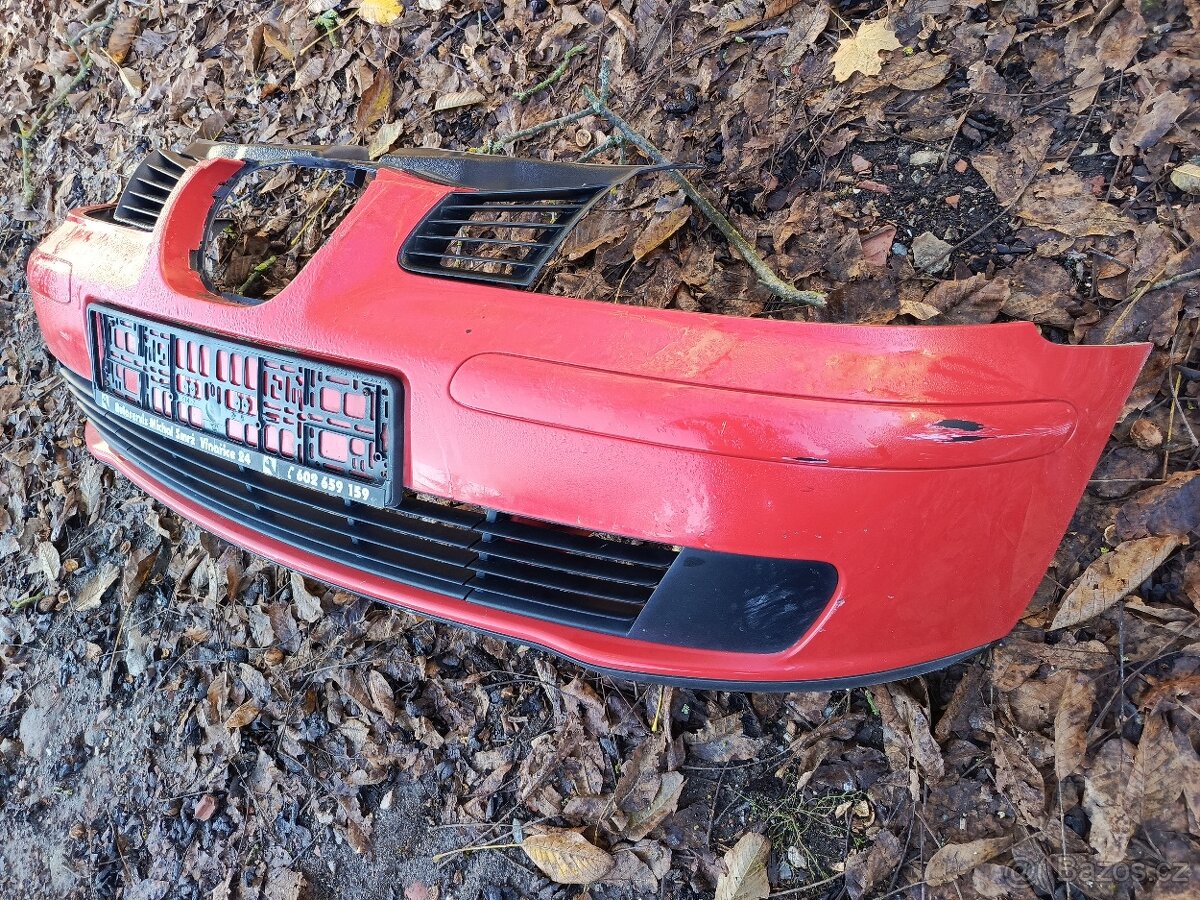 Prodám přední nárazník Seat Ibiza r.v.2006 - 2