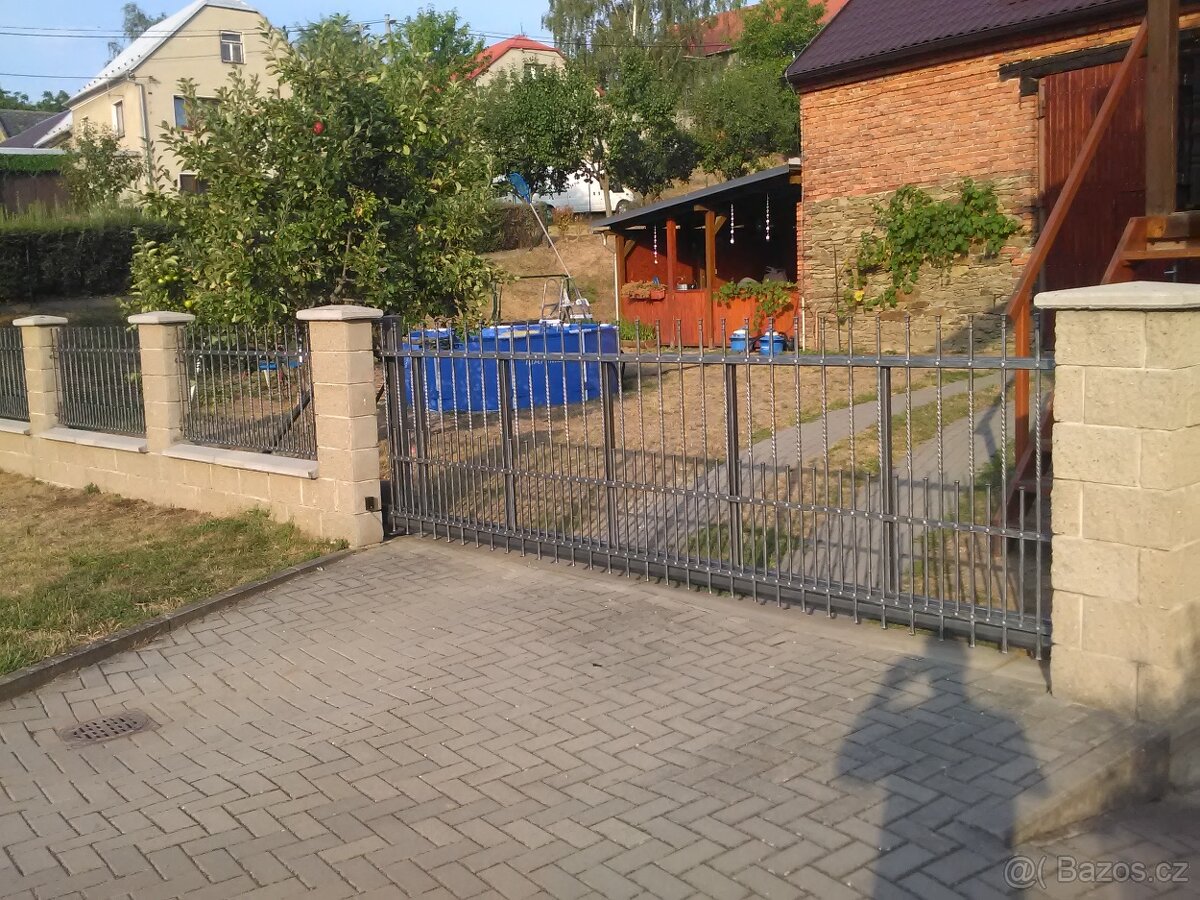 Kovaný plot - 2