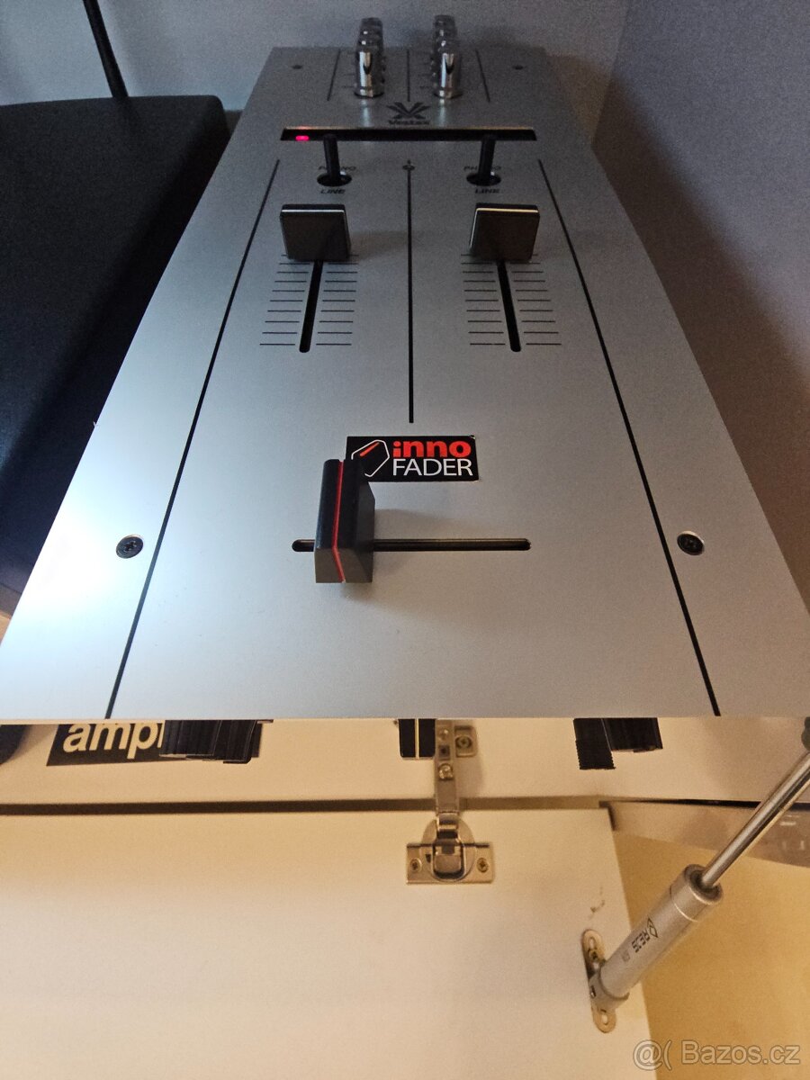 Predam mixážny pult Vestax PMC-06 Pro VCA - 2