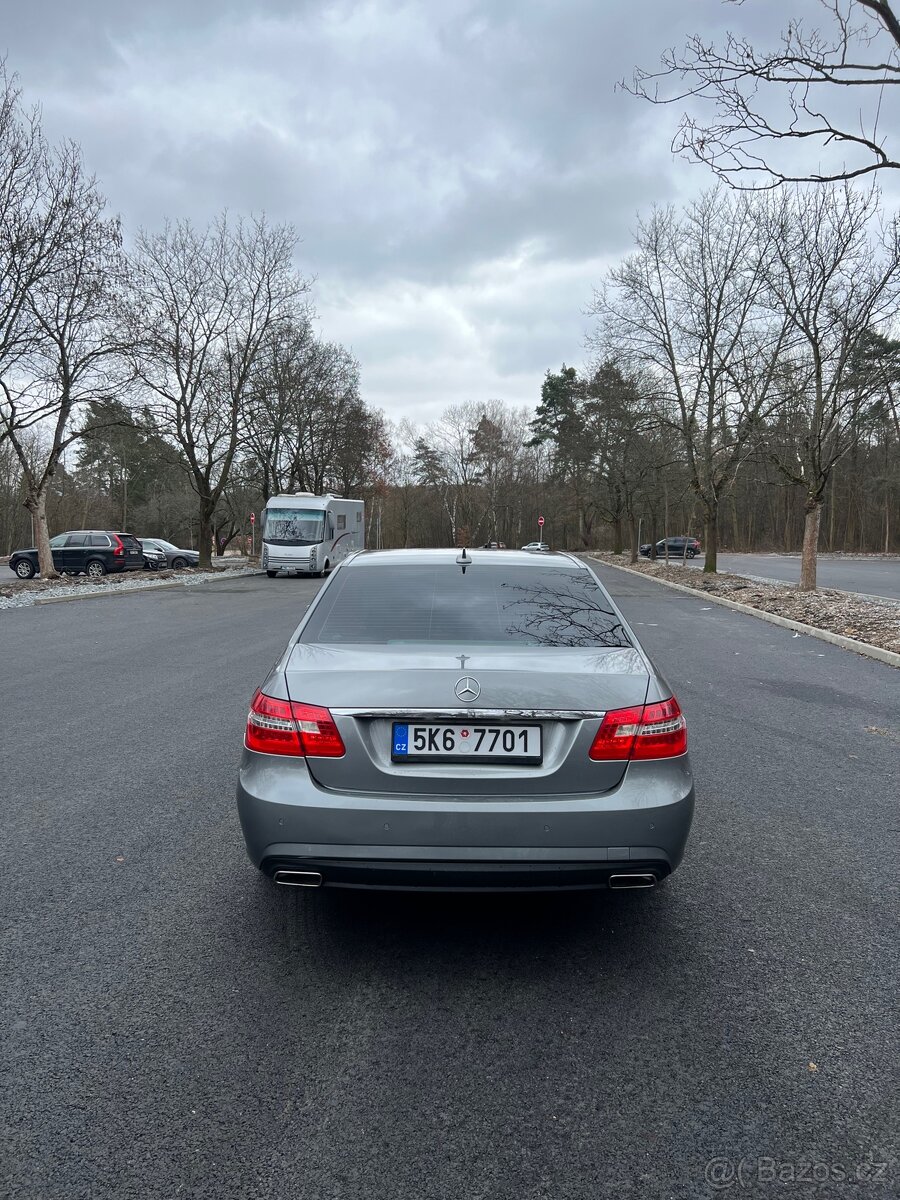 Mercedes e212 - 2