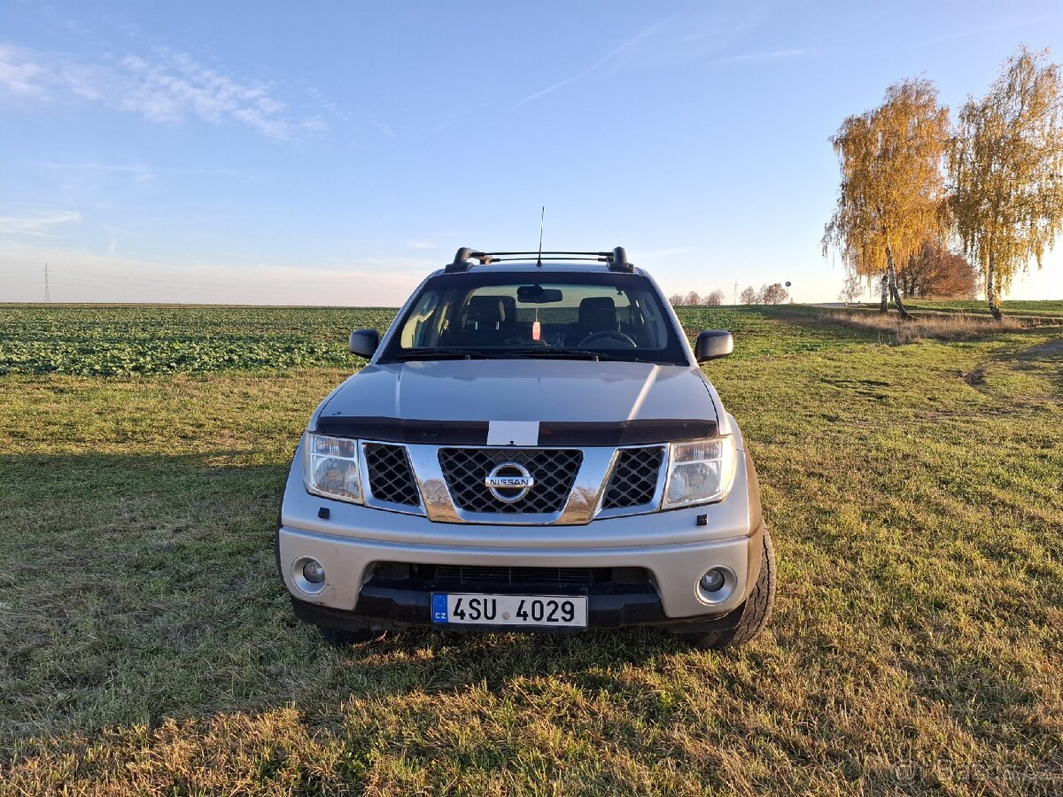 Nissan Navara D40 SLEVA volejte - 2