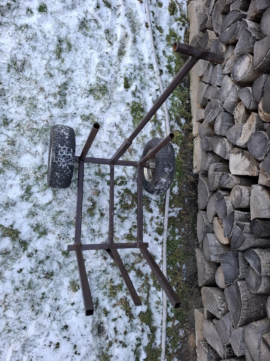 vozík na dřevo - 2