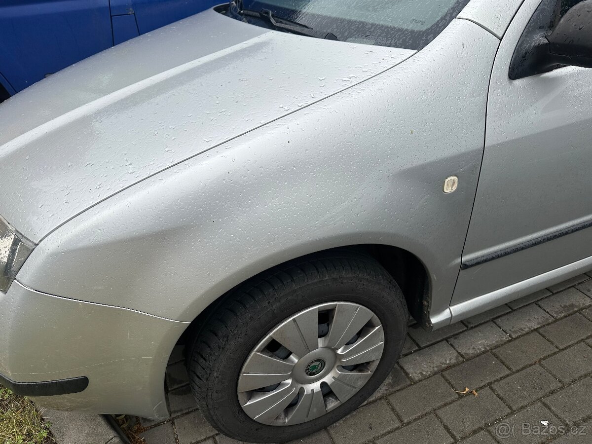 Škoda fabia 1 Díly stříbrná 9102 kod laku - 2