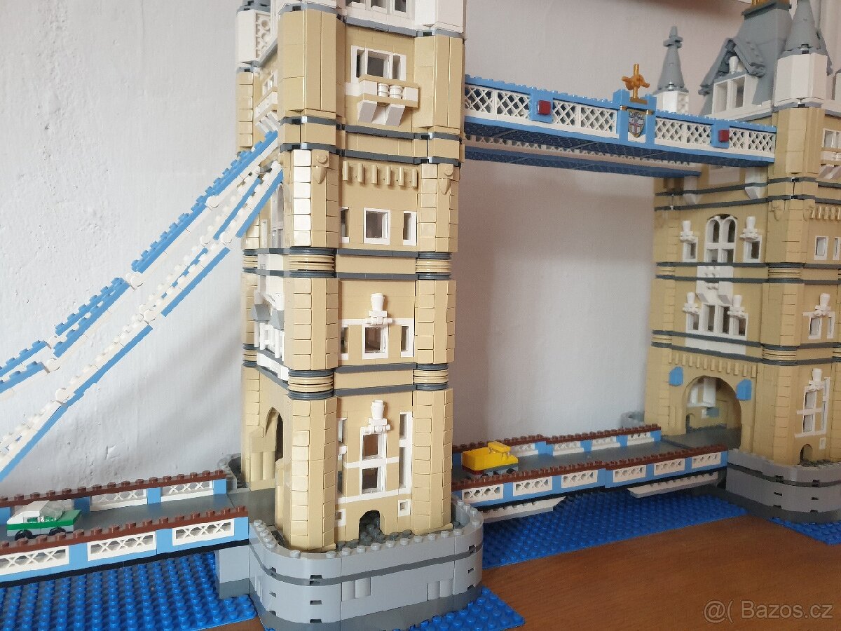 LEGO 10214 Tower Bridge - 2
