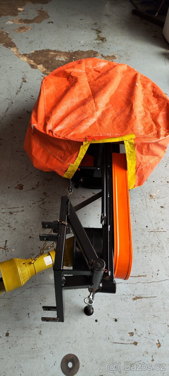 Traktor Belarus 152H s příslušenstvím - 2