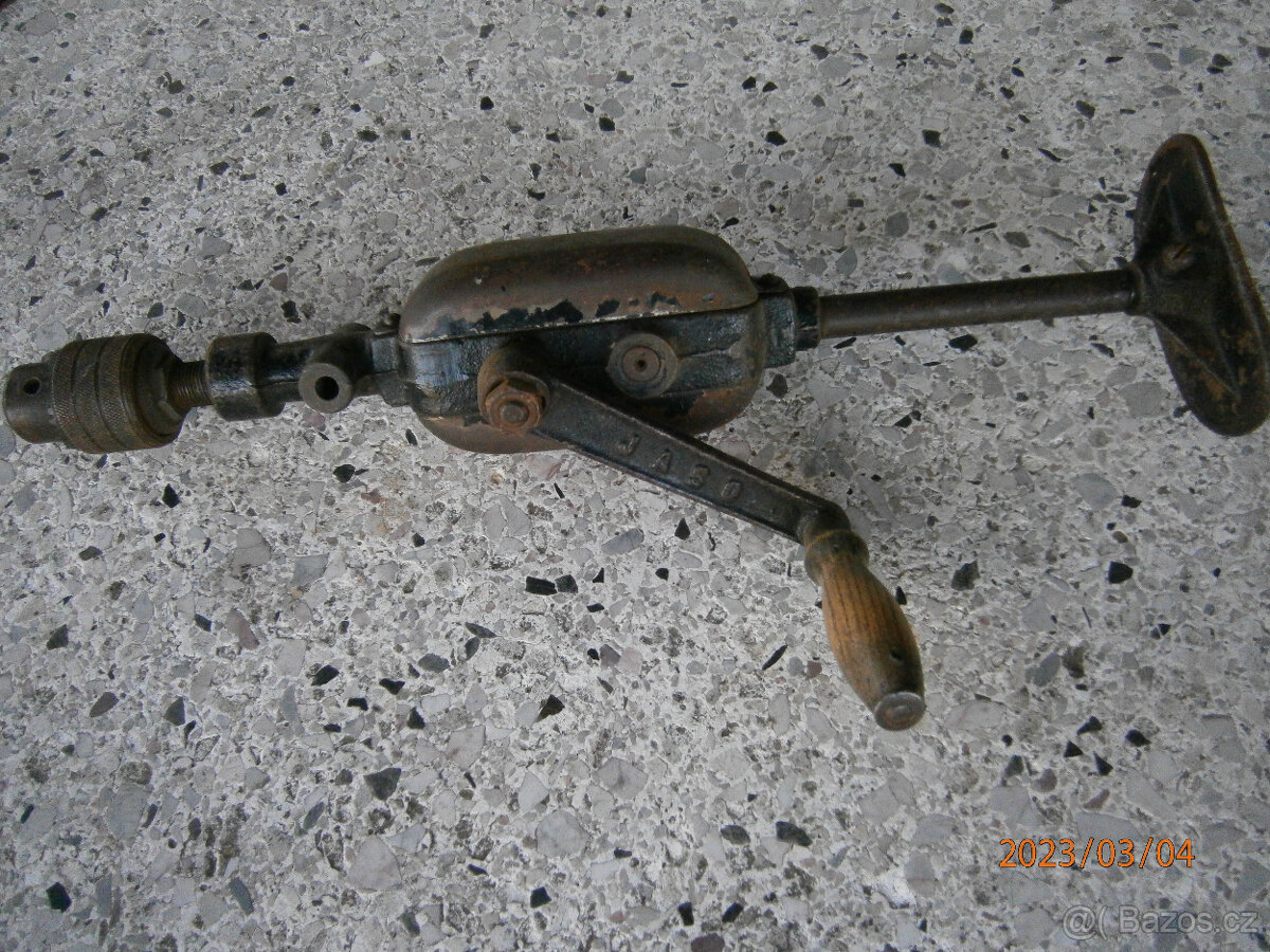 ruční vrtačka - retro (funkční) - 2