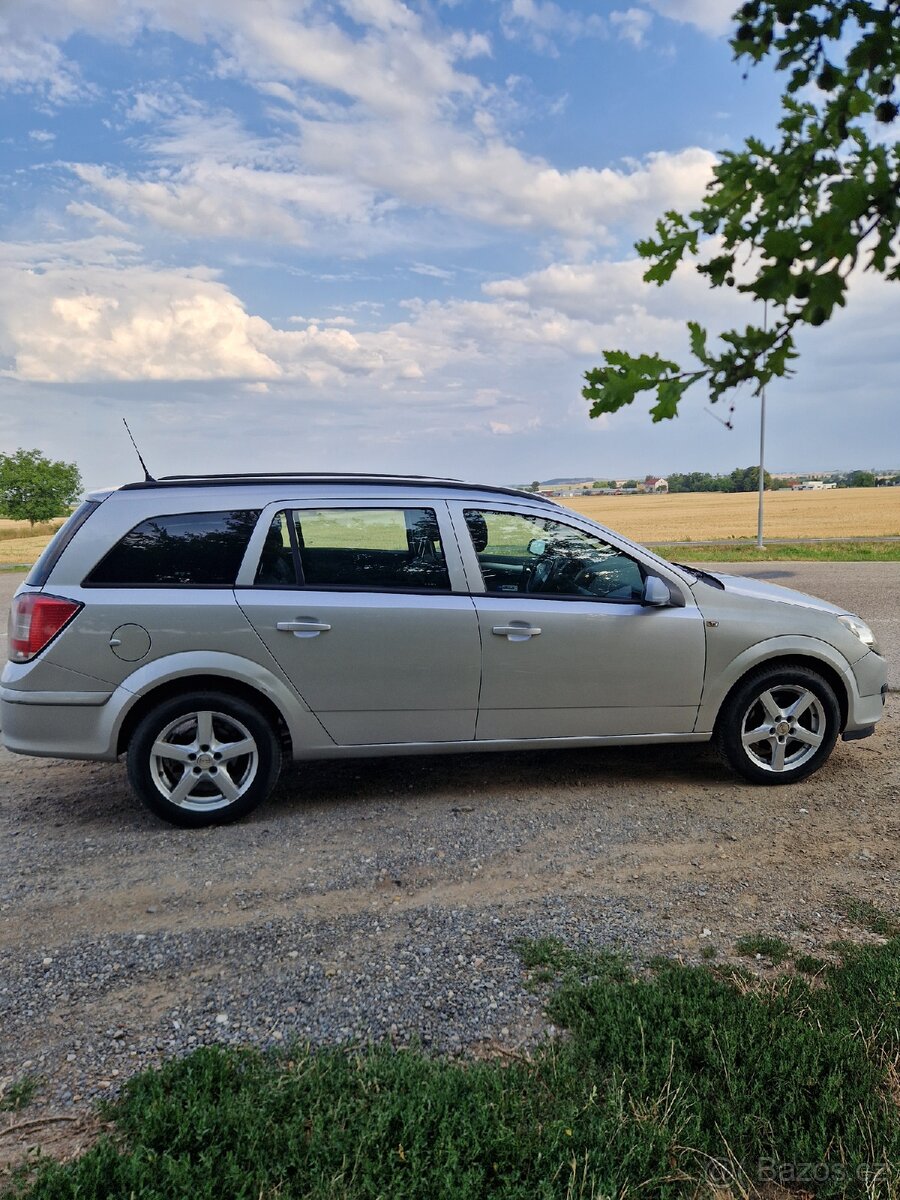 Opel Astra H 1.6 16V - 2