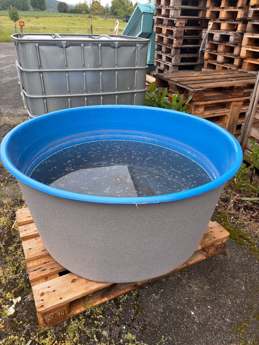 Káď na vodu , ryby 600l - 2