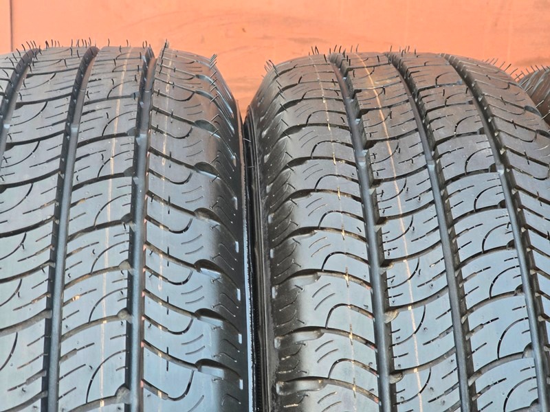 Letní nové Goodyear 215/65/16C - 2