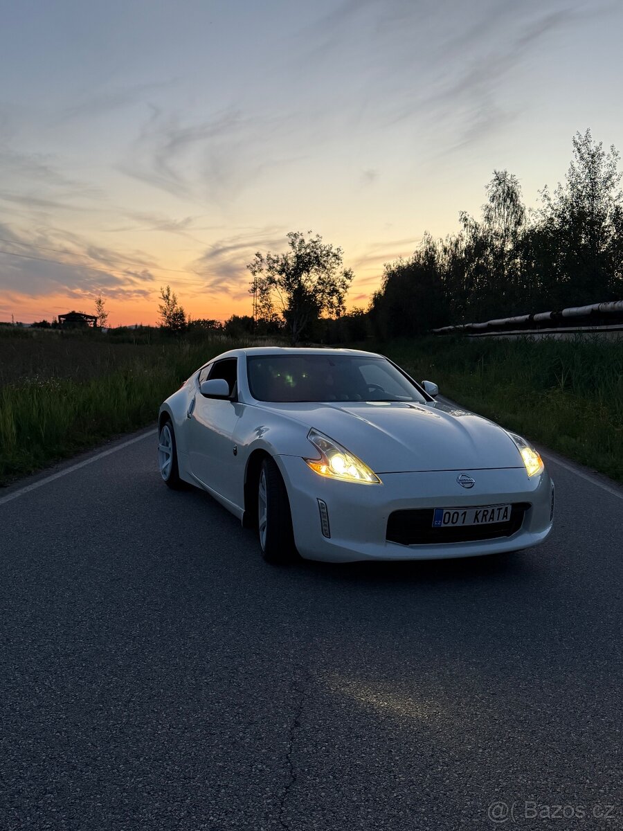 Nissan 370z - 2