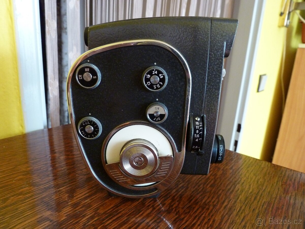 QUARZ DS8-M je 8mm filmová kamera - 2