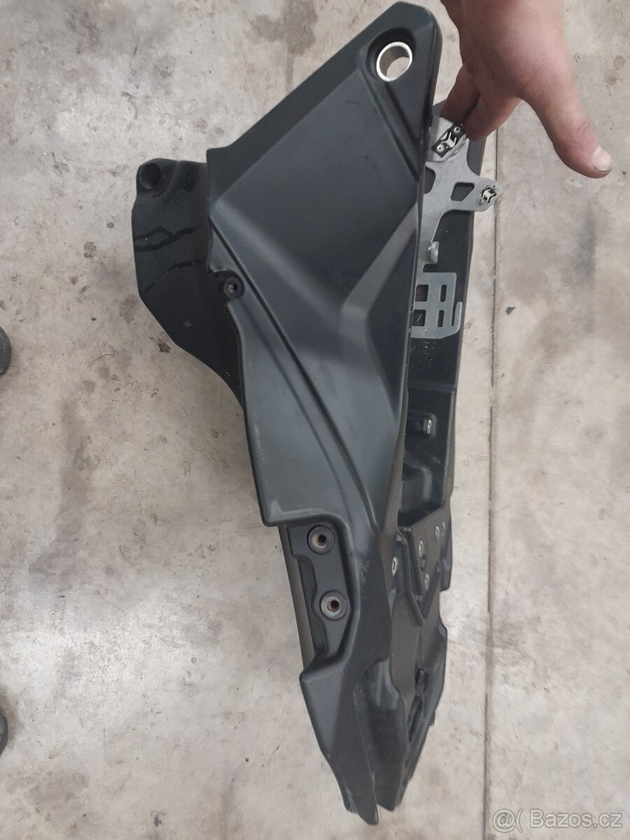 Nádrž KTM 690 SMC - 2