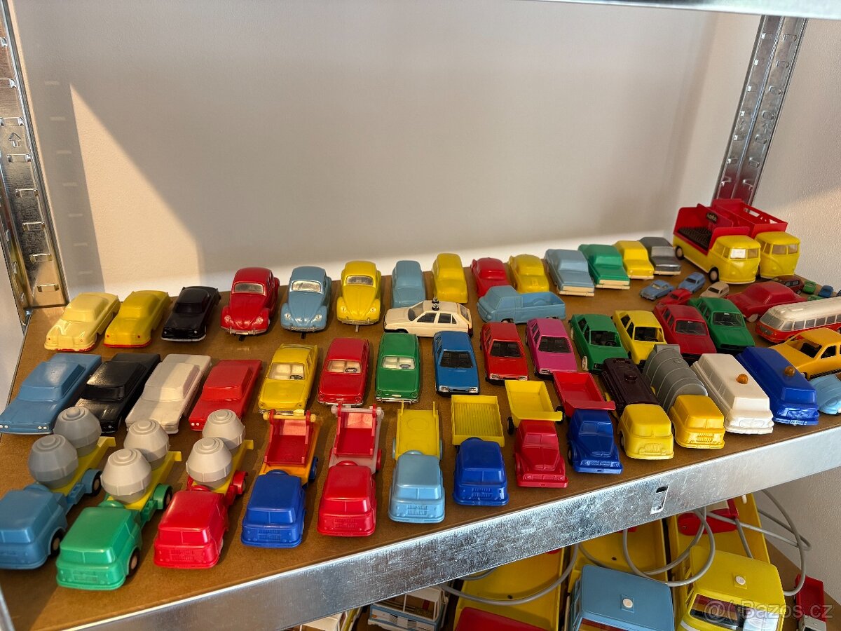 SBÍRÁM STARÉ HRAČKY - 2