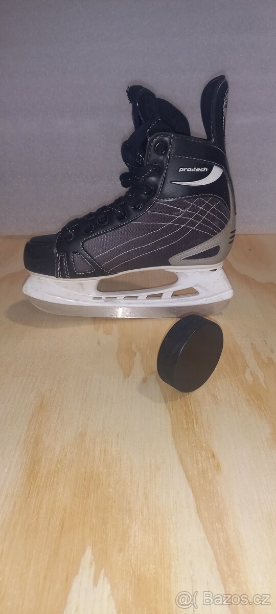 Prodám dětské brusle Crowned vel.37 - 2