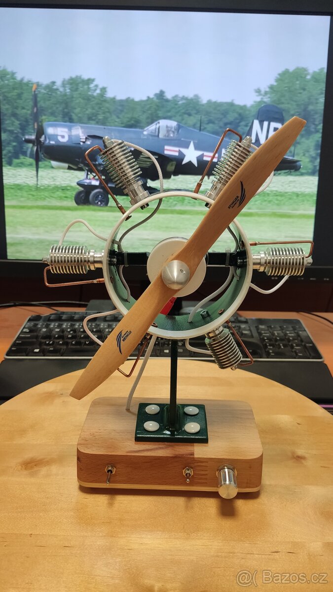 DIY stolní větrák - styl Vought F4U Corsair - Cam Harris - 2