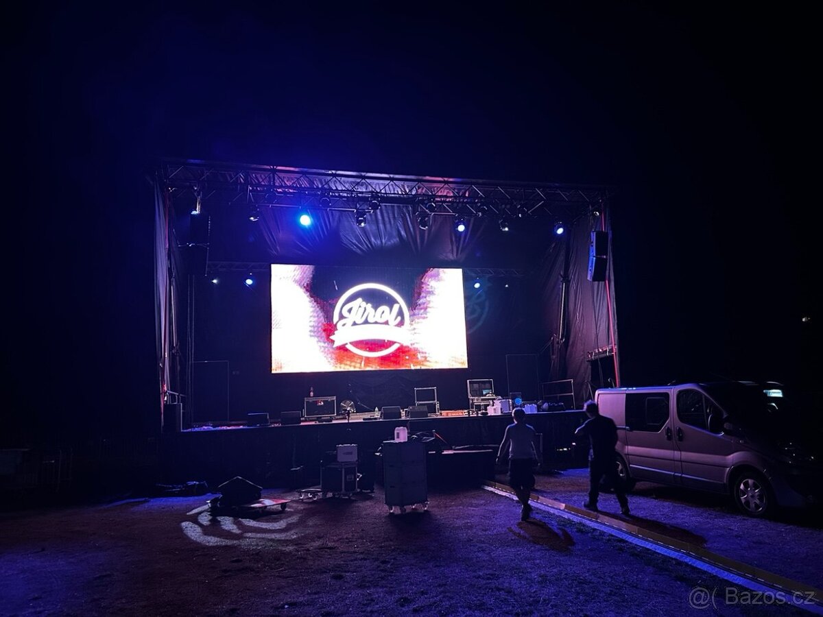 Mobilní podium. - 2