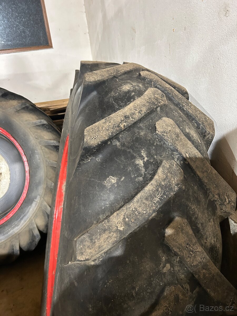 Kola Zetor crystal 18,4/15-34 - 2