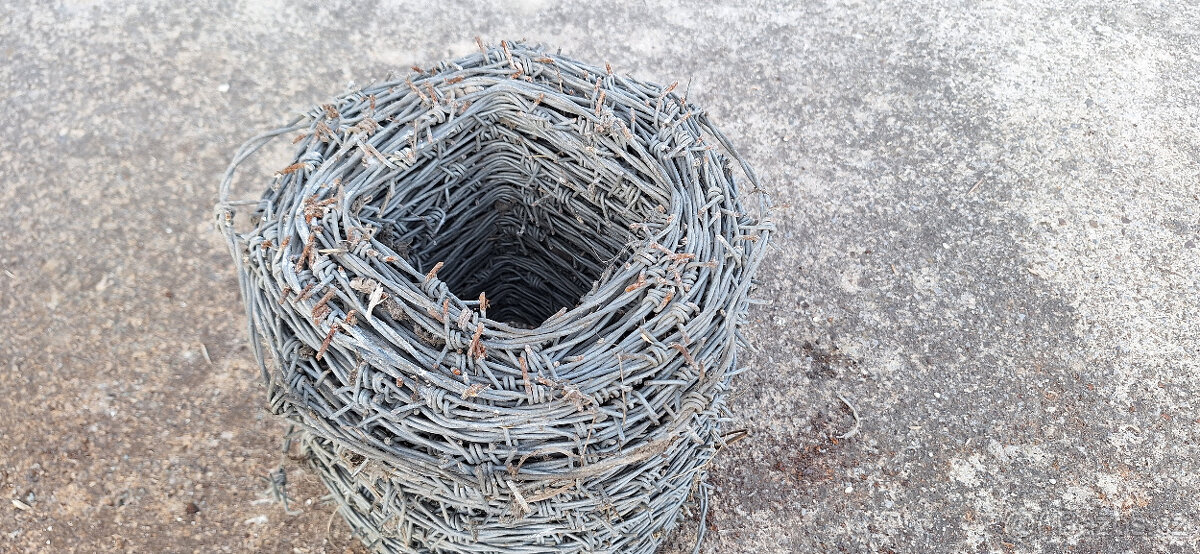 Prodám ostnatý drát - 2