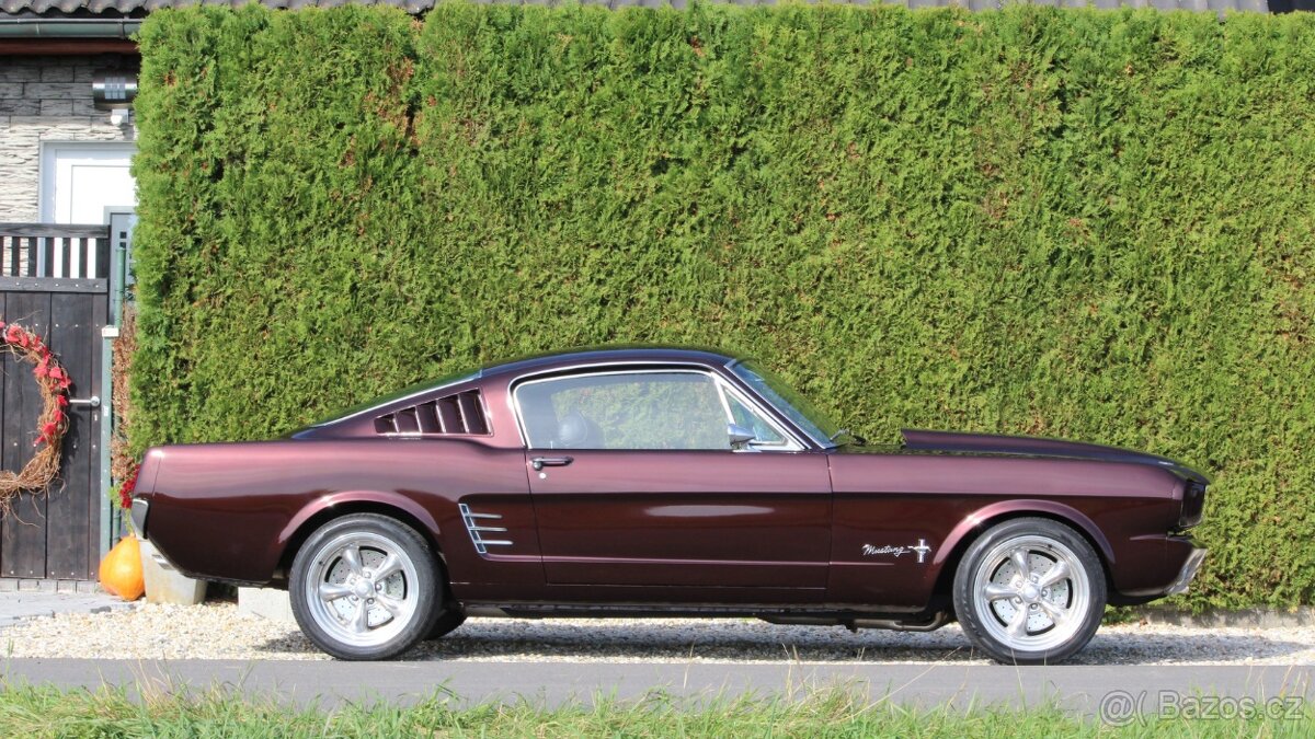 1966 FORD MUSTANG FASTBACK V8 AUTOMATIC SHOW CAR - 2