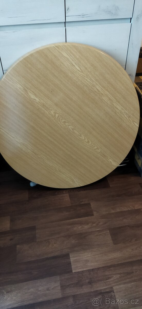 Jídelní stůl - 2