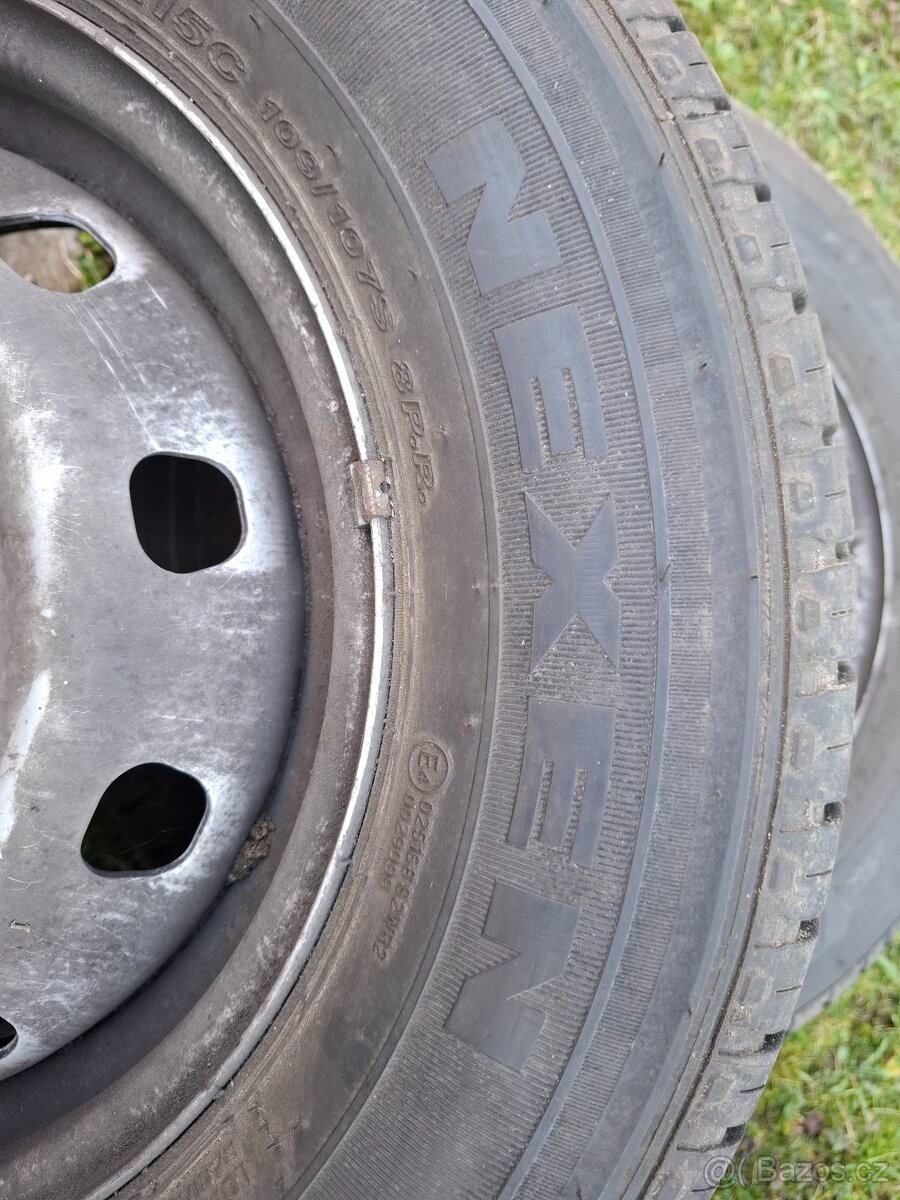 Nexen 215/70 - 2