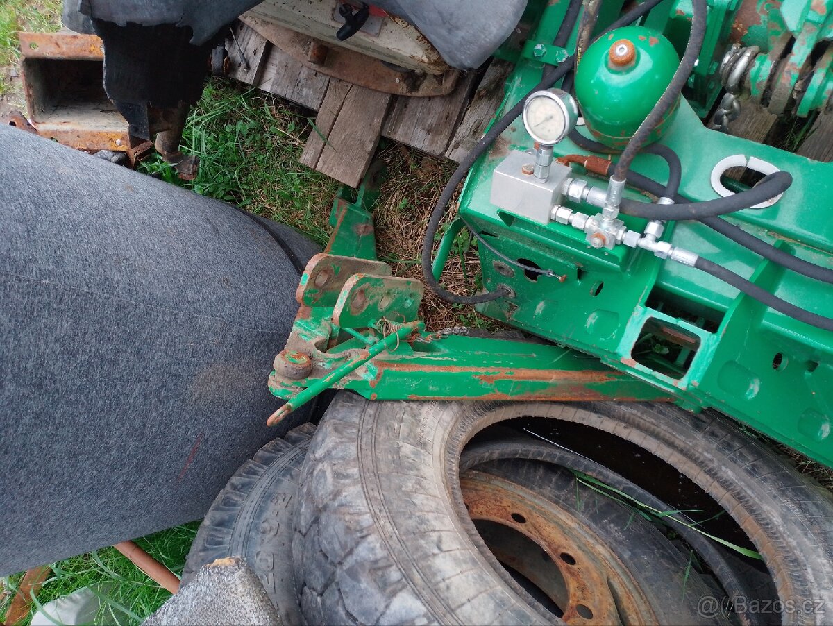 John Deere nosič žací lišty - 2