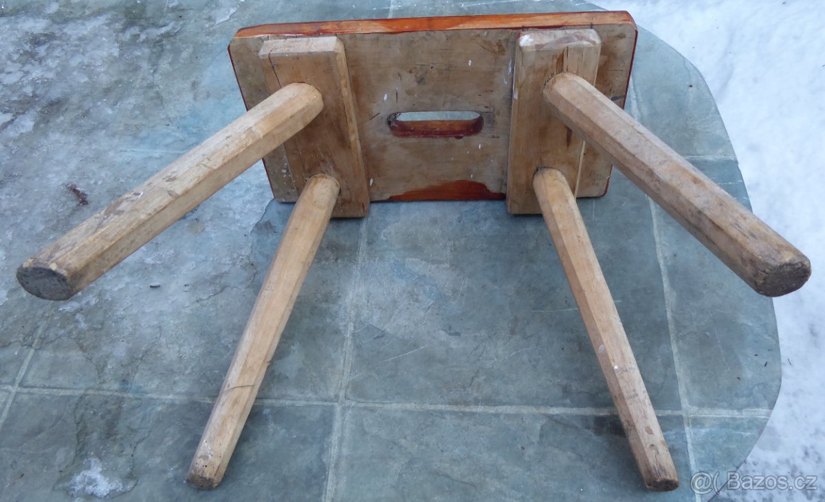 Starožitné dvě různé stoličky a sekyrka po dědečkovi - 2
