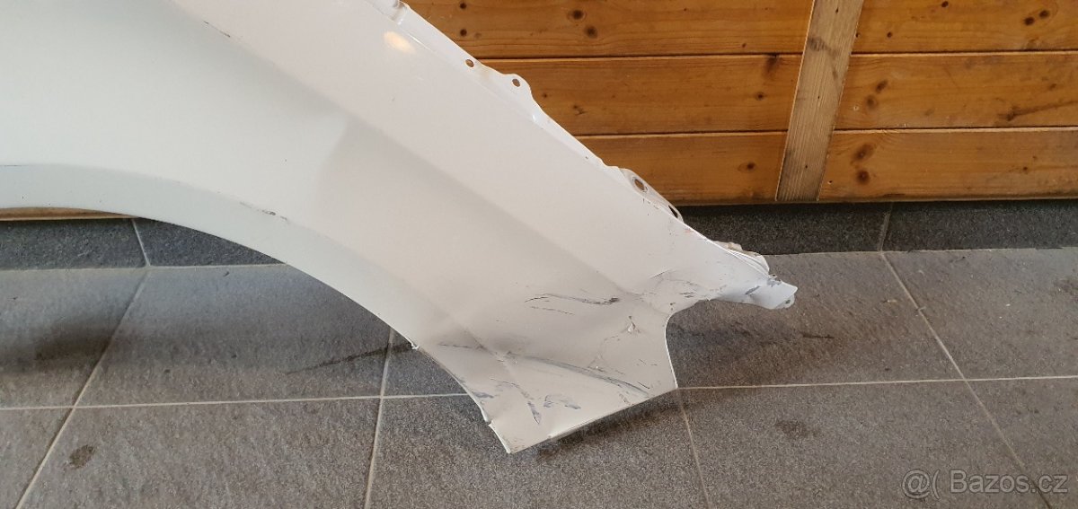 Mercedes-Benz CLA W117 - blatník - 2