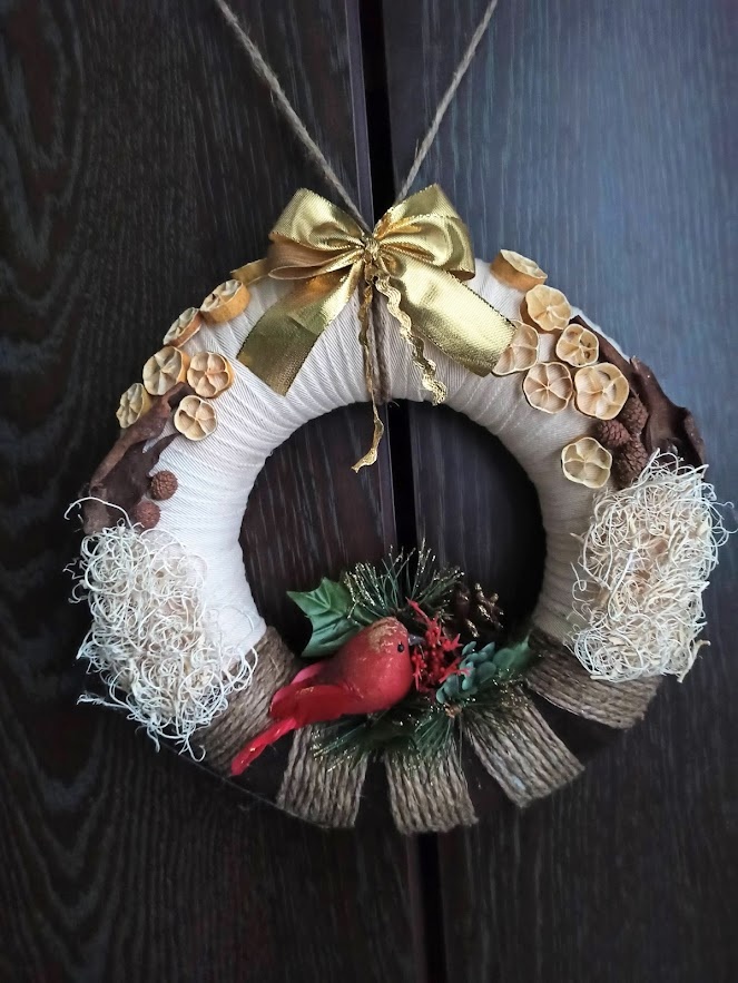 Věneček z přírodnin zimní dekorační k zavěšení - 2