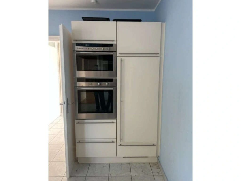 Moderní kuchyňská linka s vestavěnými spotřebiči,5624 - 2