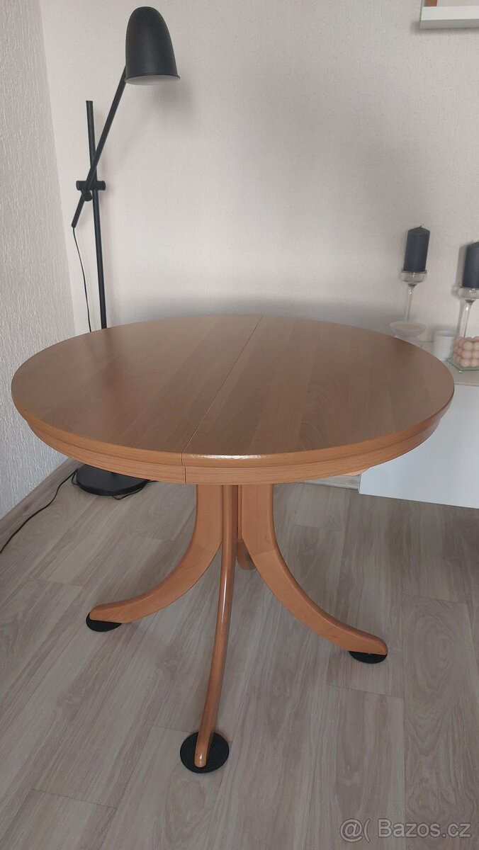 Jídelní stůl - 2