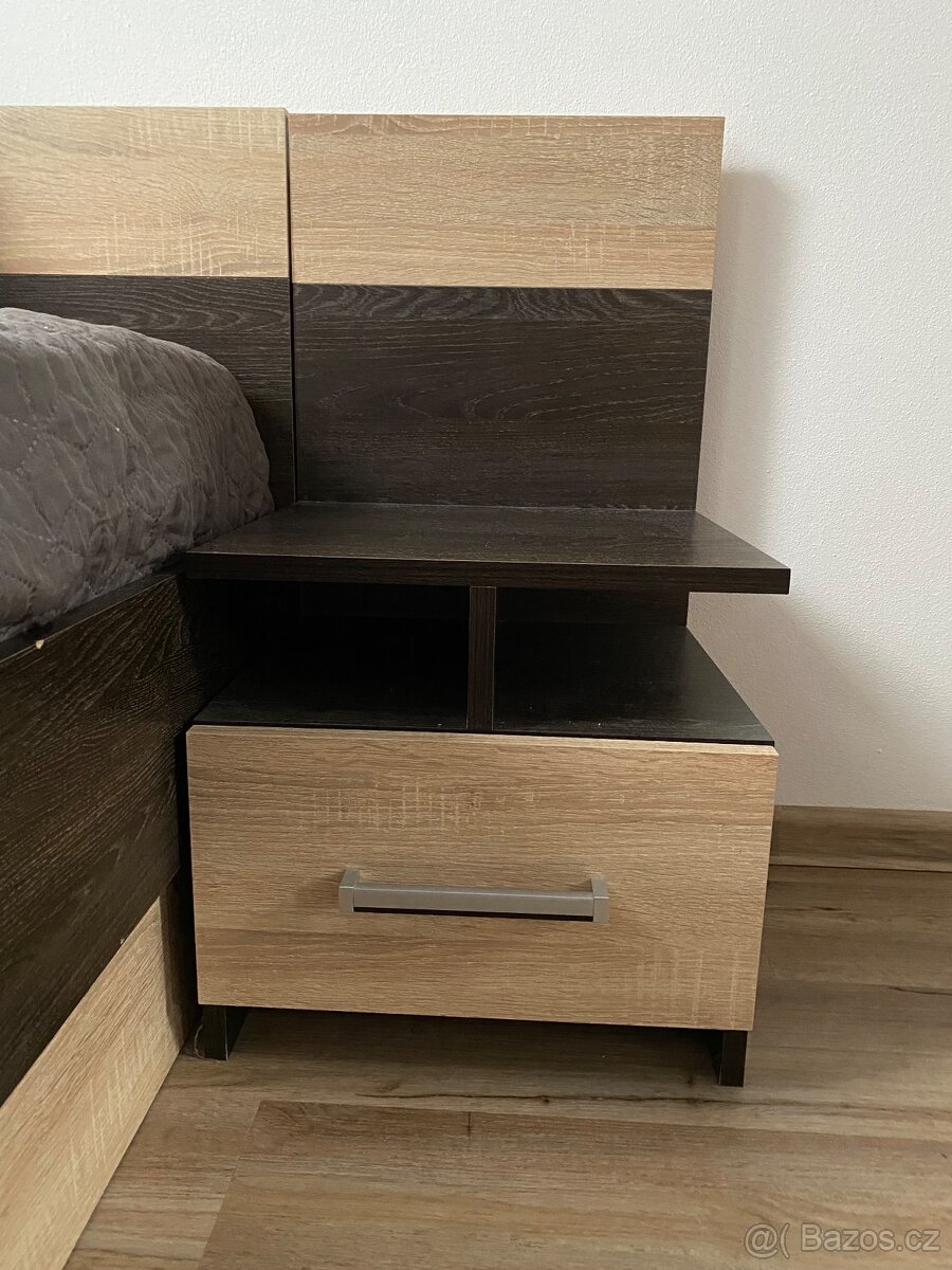 Manželská postel s nočními stolky - 2